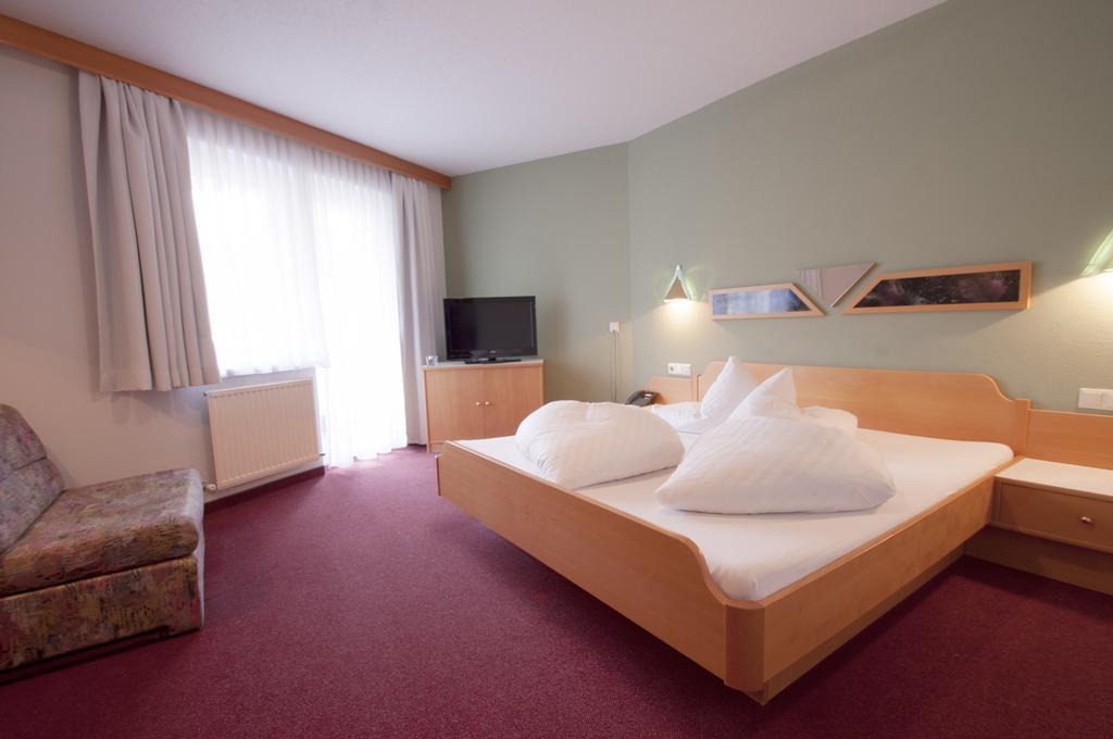 Hotel Alpenfriede Йерценс Екстериор снимка