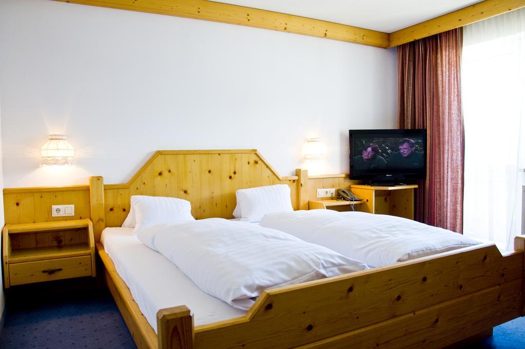 Hotel Alpenfriede Йерценс Екстериор снимка