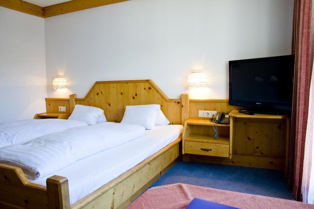 Hotel Alpenfriede Йерценс Екстериор снимка